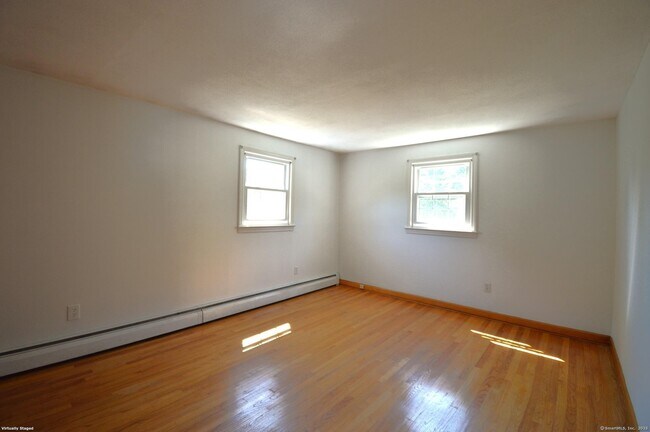 Building Photo - 18 Overbrook Rd