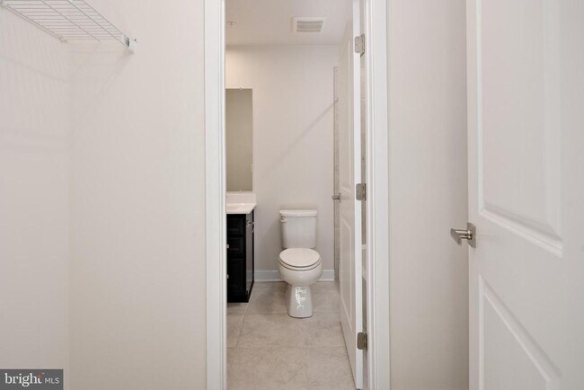 Building Photo - 1920 Four Roses St