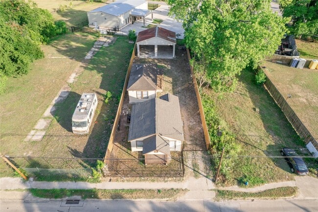 Building Photo - 1051 W Little York Rd