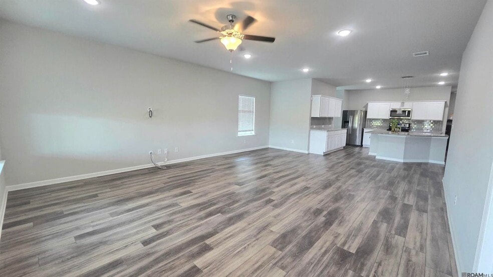 Building Photo - 13931 Malbec Ave