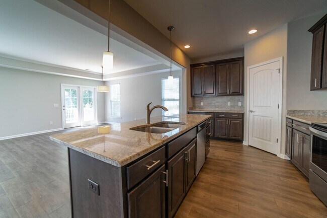 Building Photo - Available Now! ?? ?? ??!