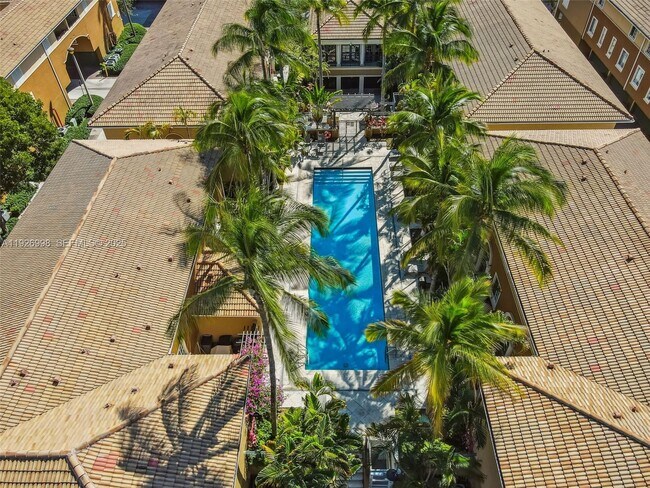 Building Photo - 2945 NE 185th St