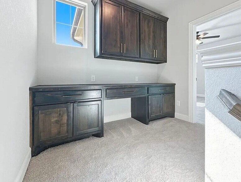 Building Photo - 9525 Thorncrown Ln