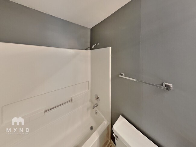 Building Photo - 1021 Churchill Downs Ct