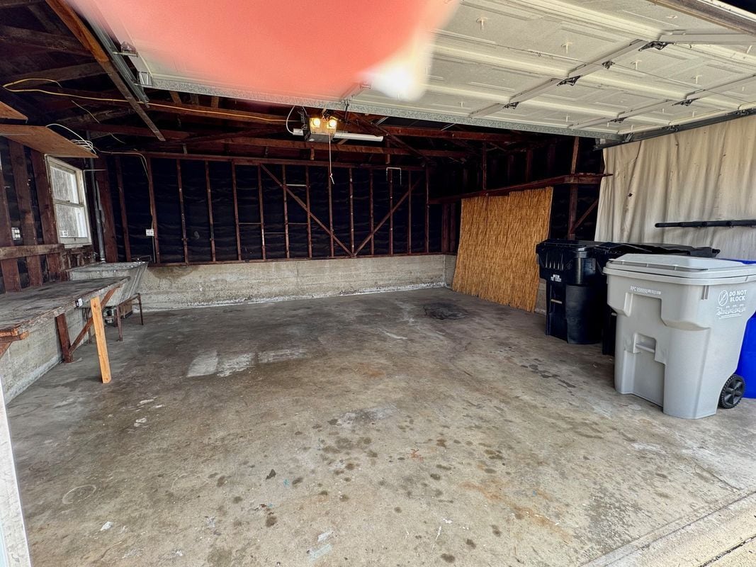 Building Photo - 803 Van Nuys St