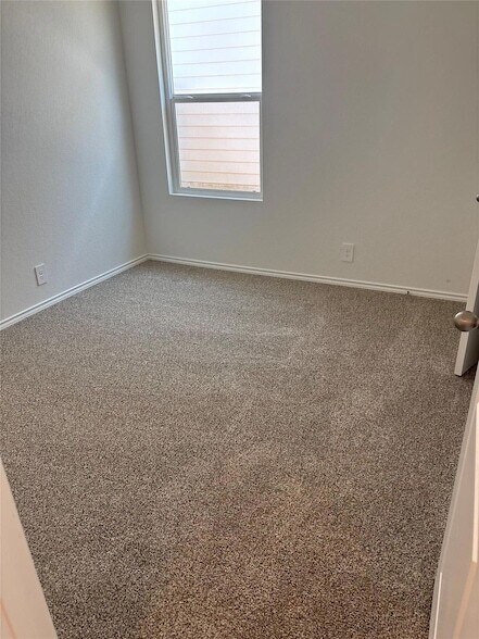 Building Photo - 14833 Cactus St