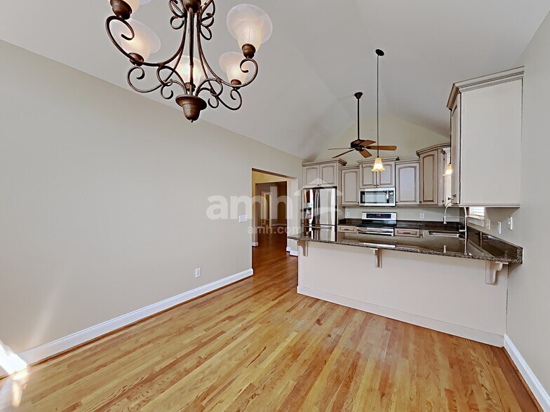 Building Photo - 977 Chesire Way