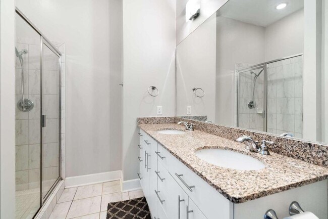 Building Photo - 384 Ralph McGill Blvd NE