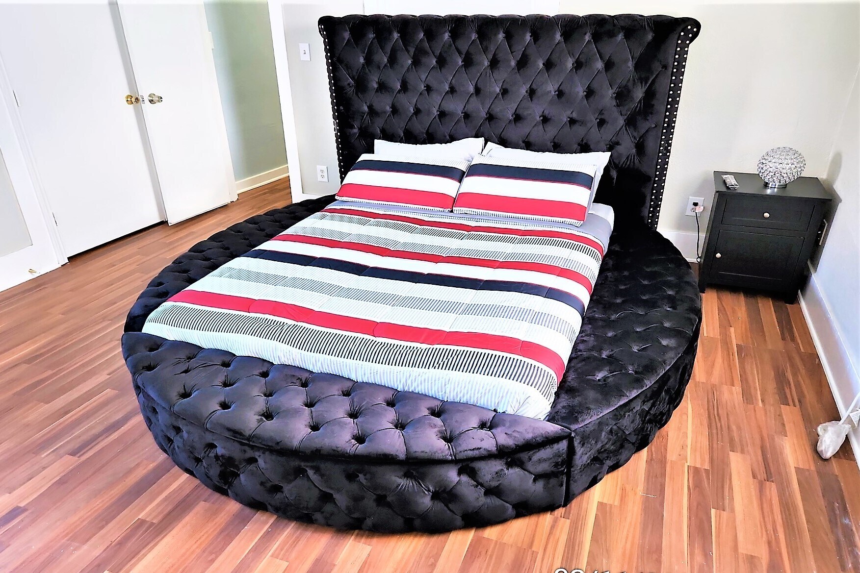 Primary-Queen bed - 2605 Avenue Q