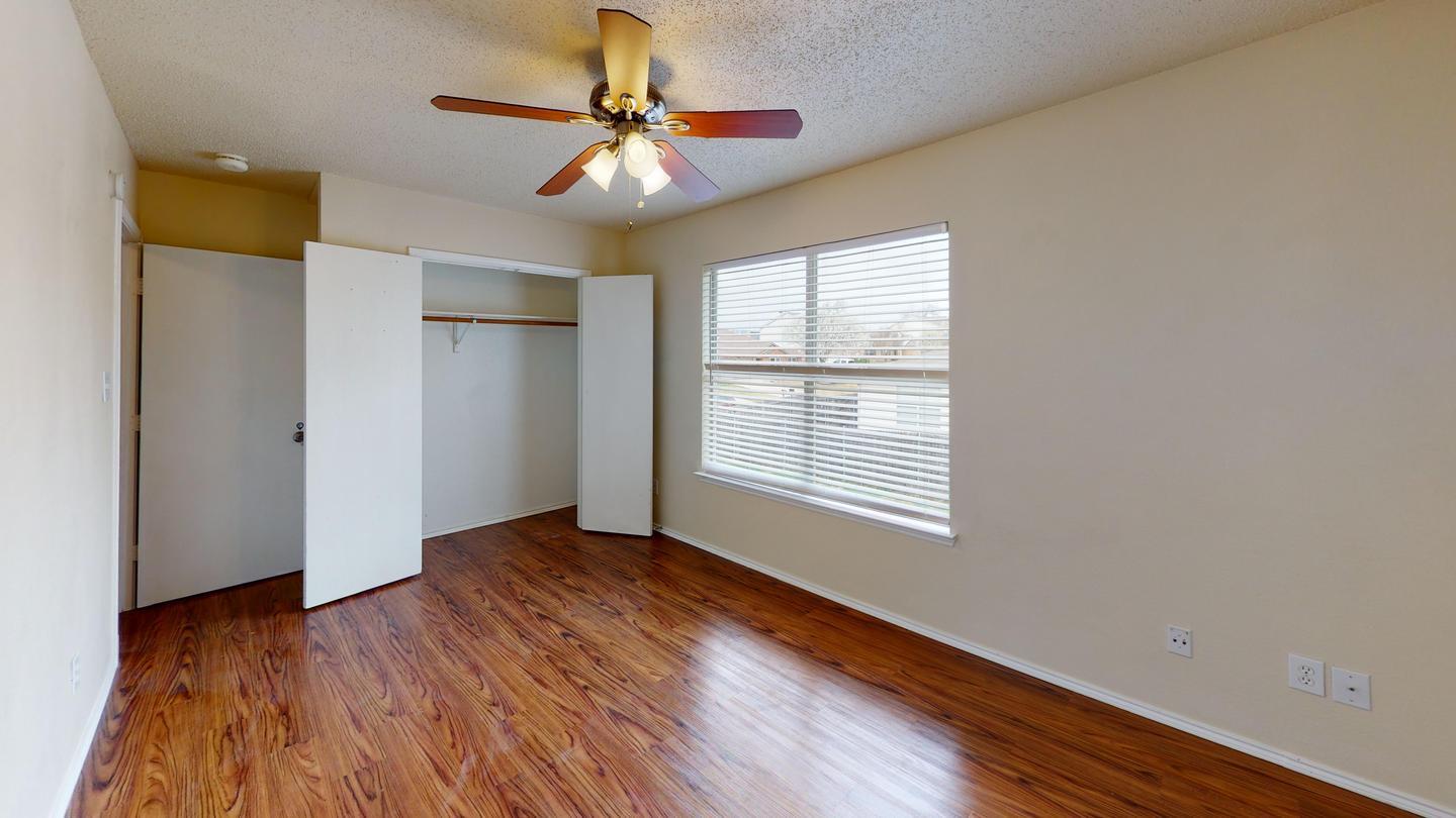 Building Photo - 8101 Flowertree Dr