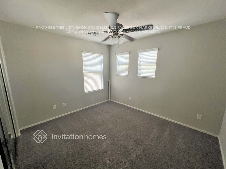 Building Photo - 618 N 112th Dr
