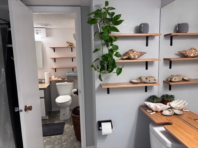 Two bathrooms. - 3250 Oneal Cir