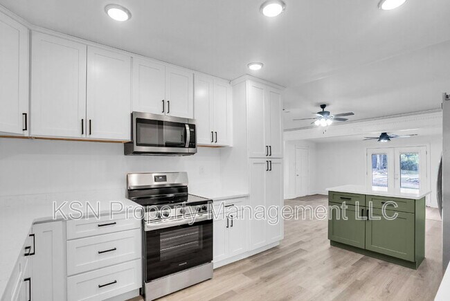Primary Photo - 130 Salt Creek Rd