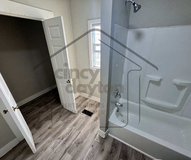 Building Photo - 314 Charles St