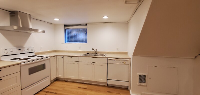 Building Photo - 4703 Fremont Ave N