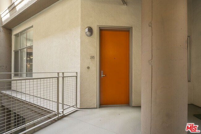 Building Photo - 1130 Flower St