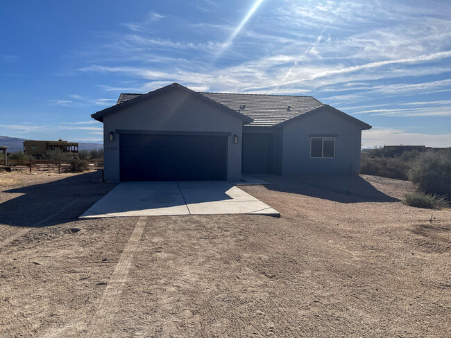 Primary Photo - 3Bed/2Bath Home at Rio Verde! $399 MOVE-IN...