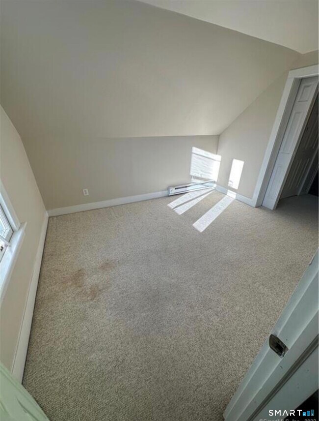 Building Photo - 34 York St