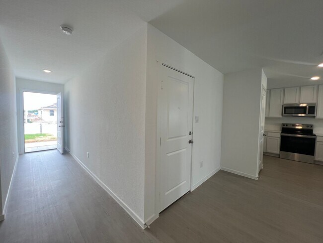 Building Photo - Great New Construction 3/2 Home In Waters Edge