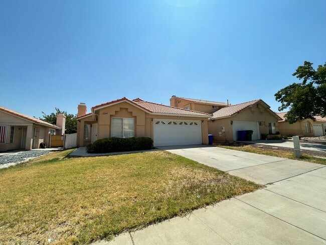 Building Photo - Victorville- Refurbished 2 Bedrooms 2 Bathrooms, New Laminate Floors