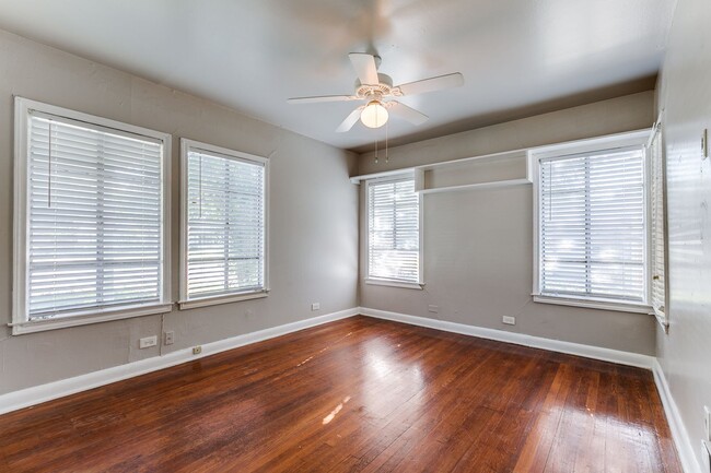 Building Photo - 2-BEDROOM HOME IN MONTICELLO PARK