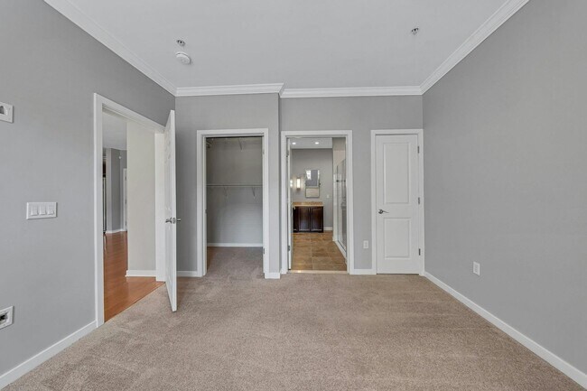 Building Photo - 443 2nd St