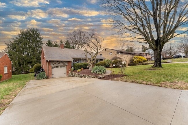 Building Photo - 1274 Folkstone Dr