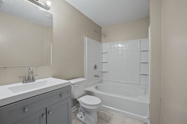 Building Photo - 5104 Fairington Ridge Cir