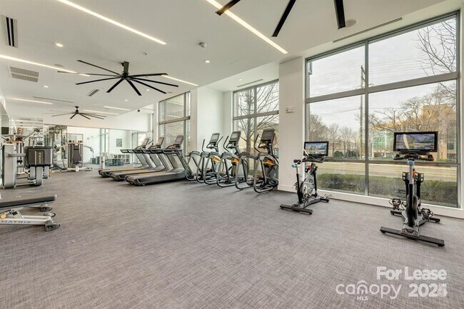 Building Photo - 205 S Kings Dr