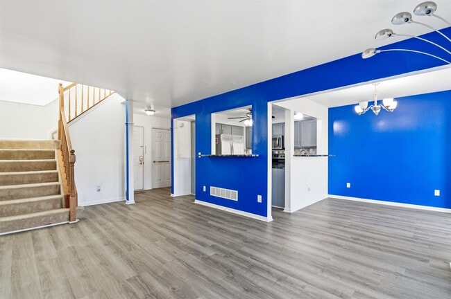 Building Photo - 3084 Village Cir