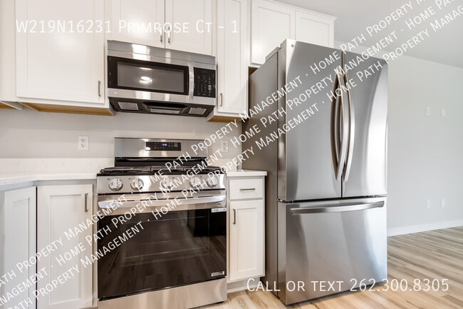 Building Photo - W219N16231 Primrose Ct