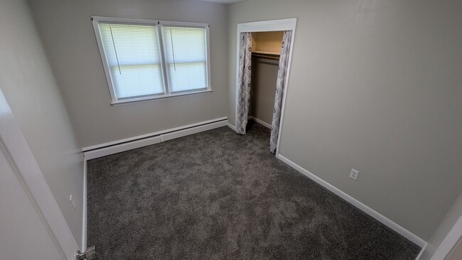 Building Photo - 2221 Millwood Dr