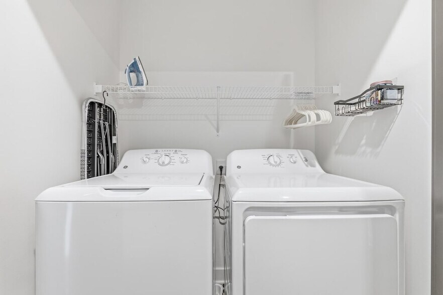 Building Photo - 1420 Prospect St