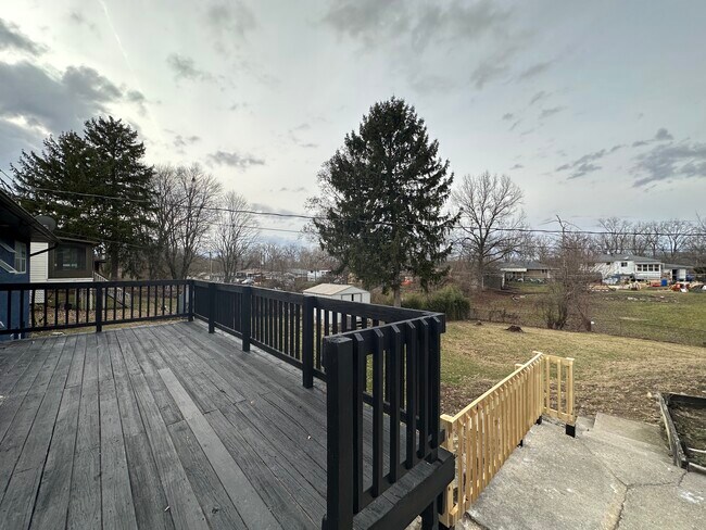 Building Photo - Brinwood Property APT A