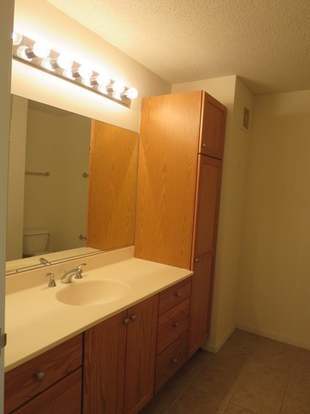 Building Photo - 9655 Woods Dr