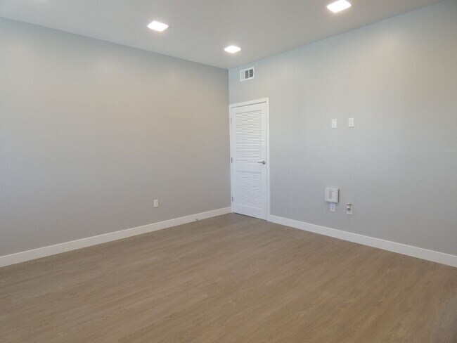 Building Photo - 11671 Erwin St