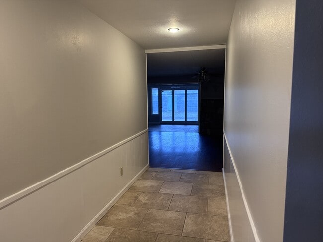 Building Photo - 2118 Westbrook Ave