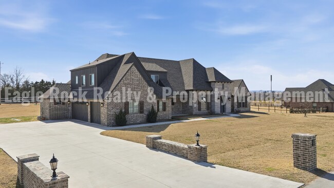 Building Photo - Owasso Executive Home for Rent (6beds/3.5baths)