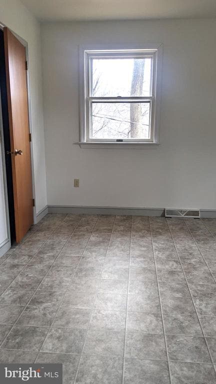 Building Photo - 594 Truce Rd