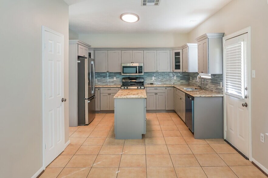 Building Photo - 20439 Westfield Estates Dr