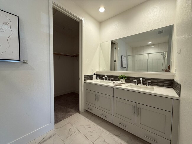 Building Photo - Newer Central Dublin Townhome with 2-Car Garage and Private Rooftop Deck
