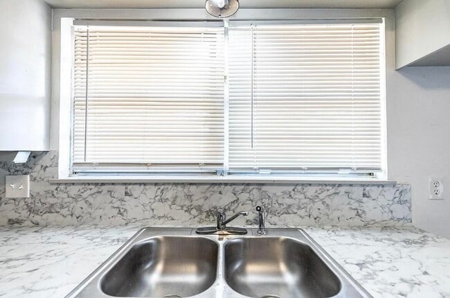 Building Photo - 5426 43rd St