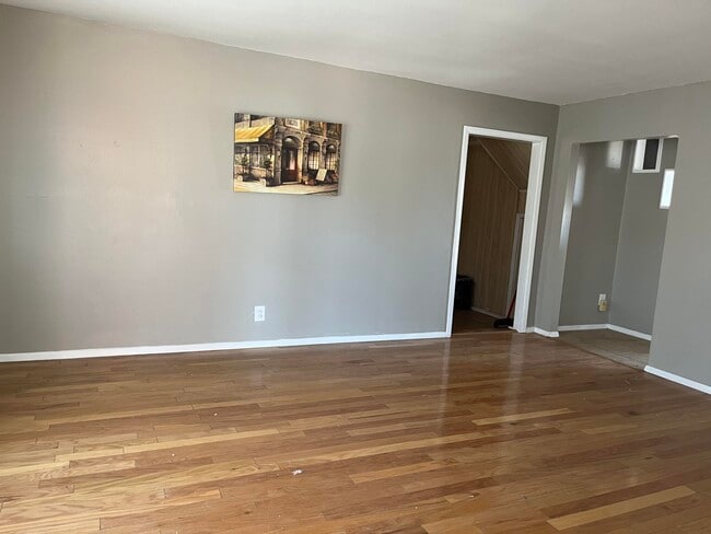 Building Photo - 5530 Venezuela Rd