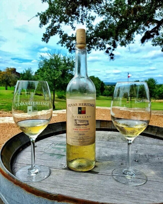 Building Photo - Luxurious 4 BR / 2 BA with THREE-CAR GARAGE - 2314 SF - Harmony Hills, Fredericksburg!