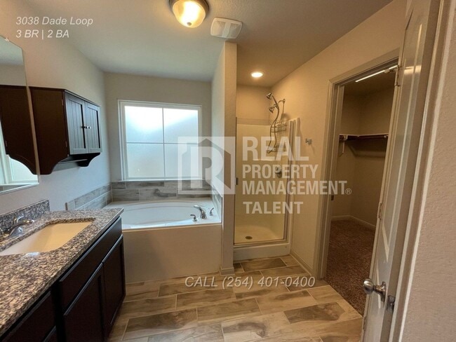 Building Photo - 3038 Dade Loop