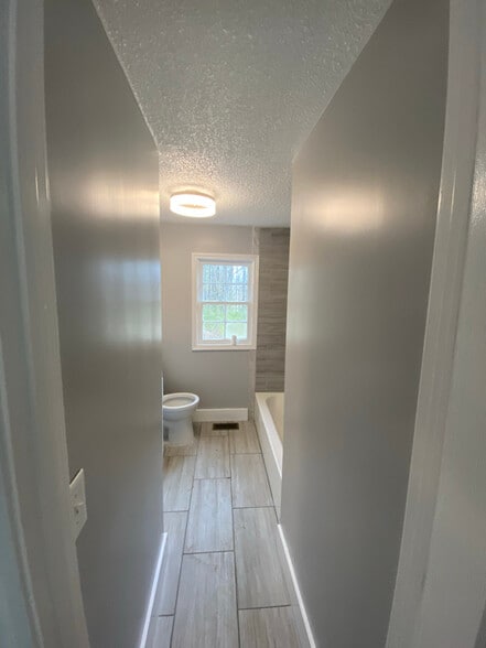 Building Photo - 590 McCurdy Rd