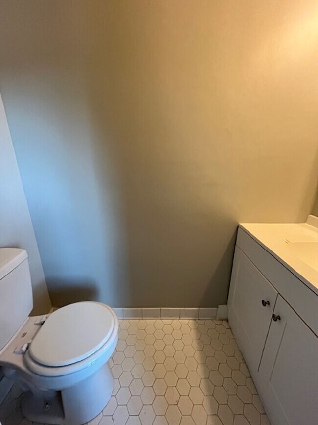 Building Photo - Renovated 3 Bedroom 1.5 Bath Home for Rent!
