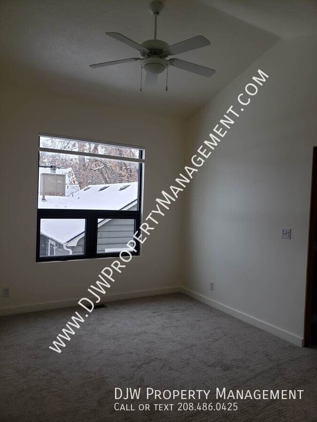 Building Photo - 1713 N 13th St