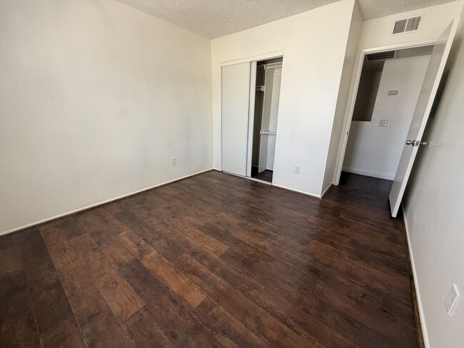 Building Photo - 225 S Curtis Ave