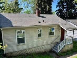 Building Photo - Great 2BR 1BA South Seattle Home